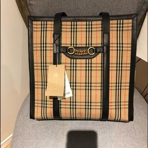 Burberry MD Link Zip Tote 1983 Check Smooth